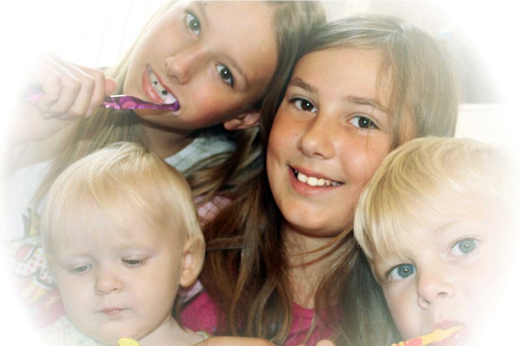 gyerekek fogmosas egeszseges fogakert - WellVital